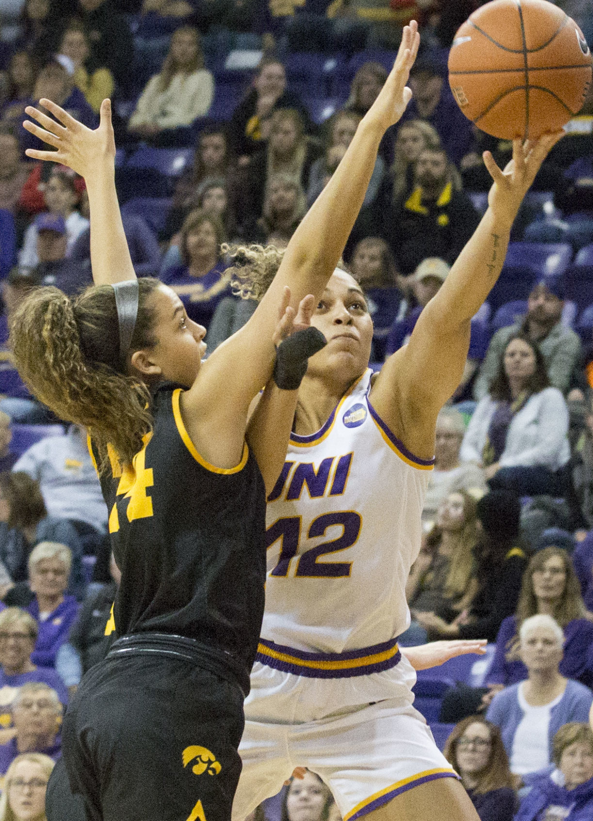 111719kw-uni-womens-basketball-01